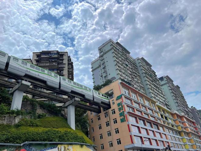 洞磁器口文化盛宴中老年旅游攻略费用详解麻将胡了2游戏入口杭州出发重庆行：洪崖(图3)